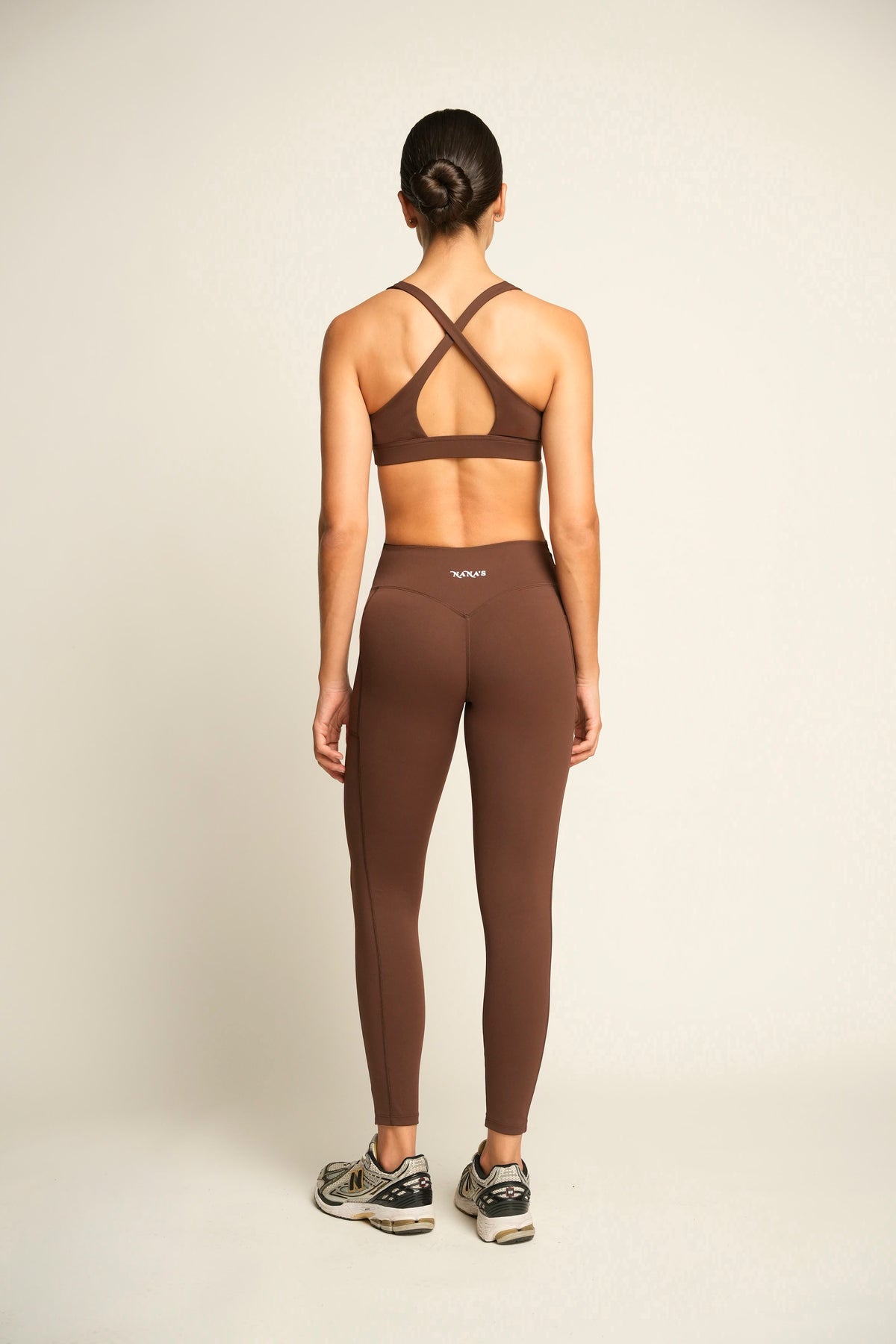 FLOW V SPORTS BRA MOCCA