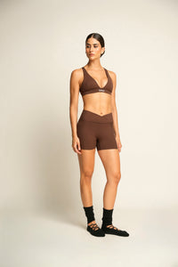 FLOW V SPORTS BRA MOCCA