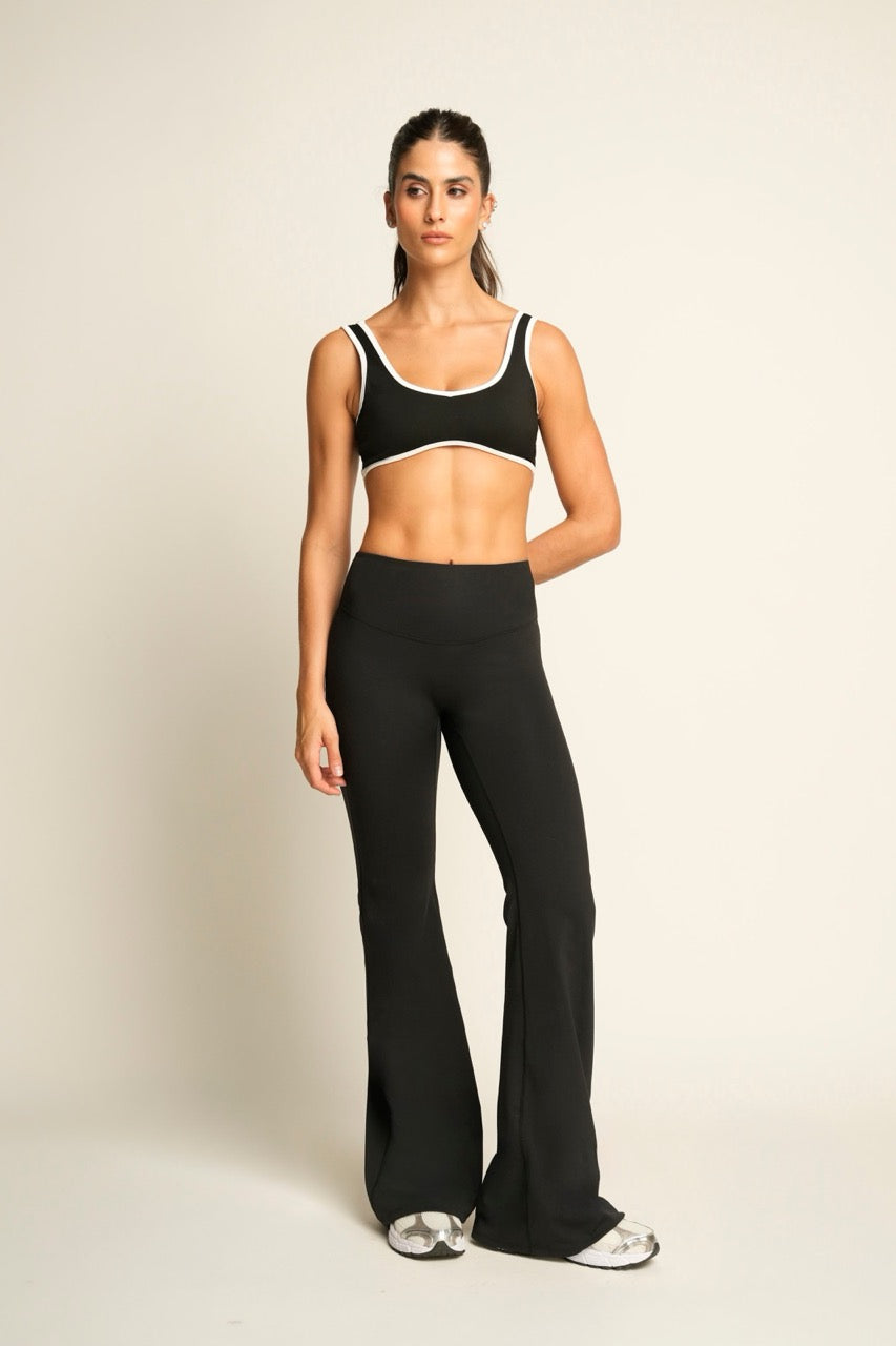 ESSENCE SPORTS BRA BLACK